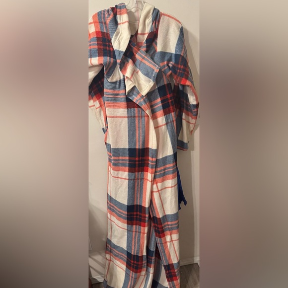 SNUGGIE! Authentic, single person off-white, red & blue plaid fleece.
O/S EUC - Picture 3 of 10